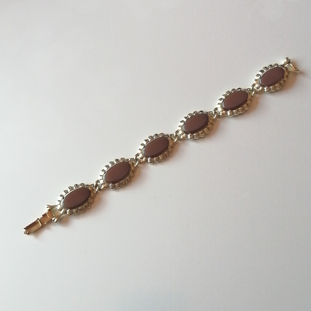 Vintage 1950s CORO Bracelet Thermoset Lucite Brown Gold Fluted Links